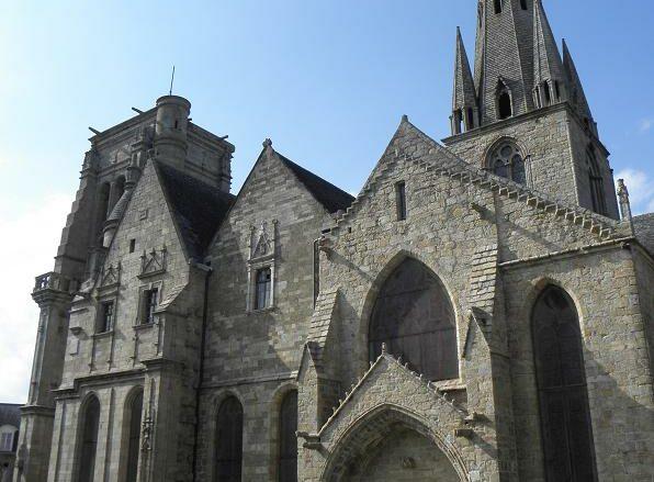 OLYMPUS DIGITAL CAMERA Guingamp basilica