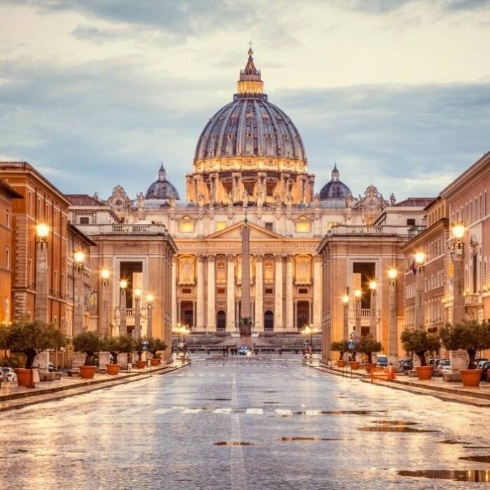 1.3 million Pilgrims Cross St. Peter’s Holy Door in Jubilee’s First Month