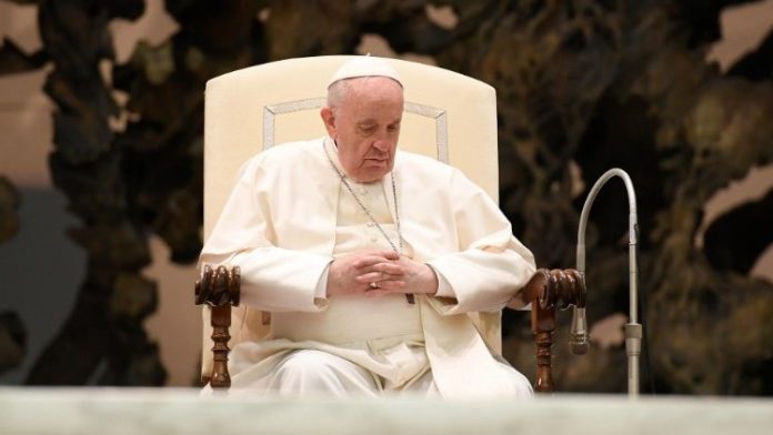 Papa Francisco pede aos fiéis para que rezem por ele durante o mês de novembro