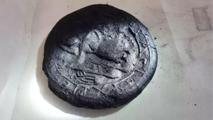 Excavation uncovers 1,300-year-old breads stamped with Christ the Sower. (photo credit: Karaman Governorate)