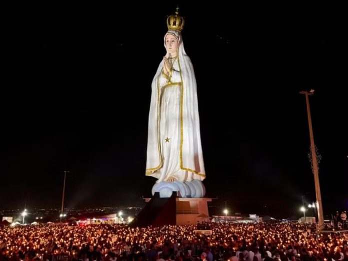 Maior imagem de Nossa Senhora de Fátima do mundo é inaugurada no Ceará The 51-meter (167-foot) Our Lady of Fátima in Brazil