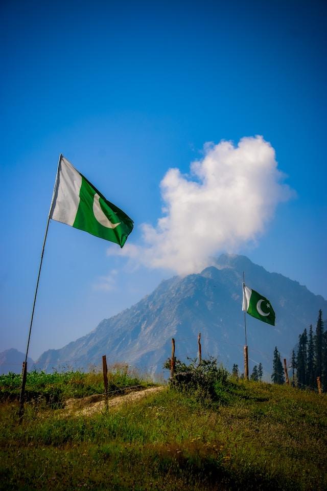 kashif-afridi-et9hMbj1mBU-unsplash Pakistan Flag (Photo by Kashif Afridi on Unsplash)