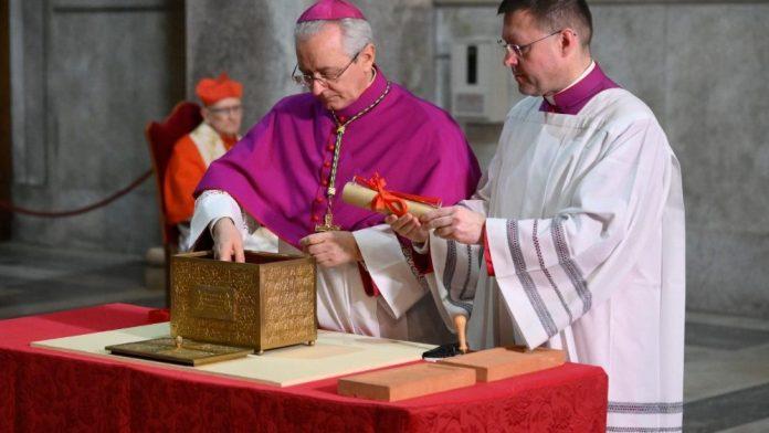 Sealing of the Holy Door of St Paul outside the walls (Vatican Media)
