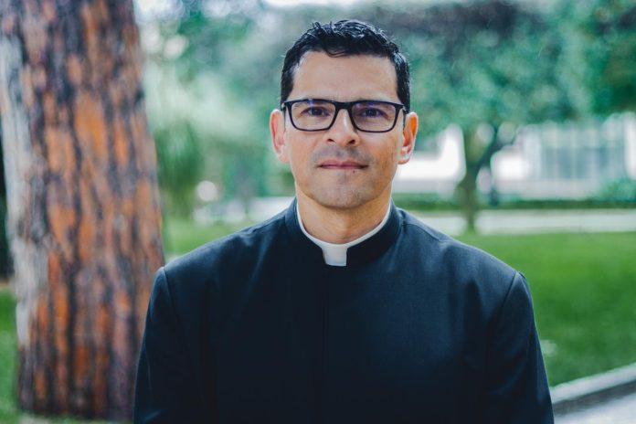Fr. Carlos Gutiérrez López, LC (Credit https://legionariesofchrist.org/)