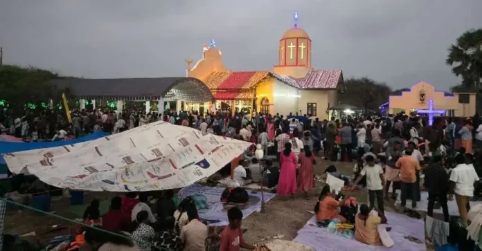This image shows pilgrims gathered in record numbers for Saint Anthony's feast on Katchatheevu Island in the Palk Strait between India and Sri Lanka, on Feb. 26. (Photo: UCA News)