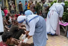 Missionaries of Charity Nuns Reinstated on Voter Roll, Cast Ballots in West Bengal Polls Nuns from Kolkota-based Missionaries of Charity distribute medicines in this undated picture. (Photo: missionariesofcharity.org)