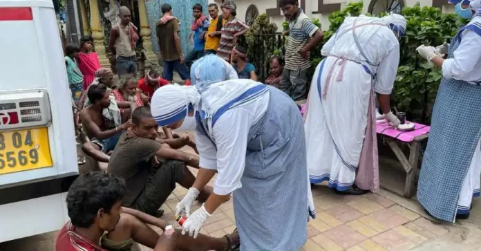 Nuns from Kolkota-based Missionaries of Charity distribute medicines in this undated picture. (Photo: missionariesofcharity.org)