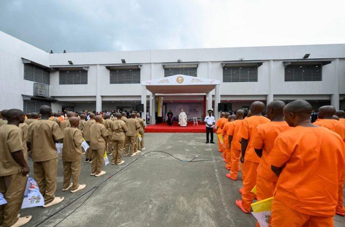 Pope Leo XIV visits inmates in Bata Prison in Equatorial Guinea, on 22 April (@Vatican Media)