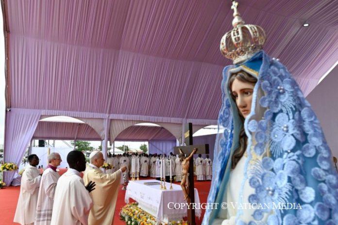 Pope Leo XIV at Mass in Kilamba Angola (Credit Vatican Media)