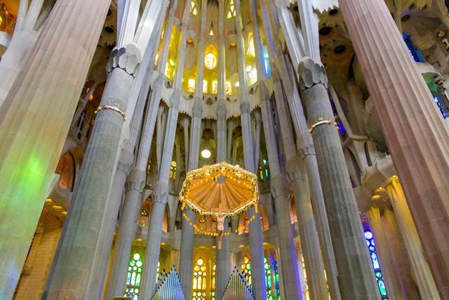 aki-A27sA6kViXc-unsplash The interior of the Basílica de la Sagrada Família in Barcelona, Spain (Photo by Aki on Unsplash)