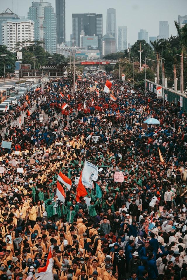 bagir-bahana-E-sc3-9dWzU-unsplash Social Unrest Jakarta, Indonesia (Photo by Bagir Bahana on Unsplash)