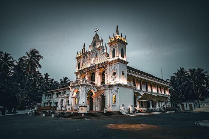St Anthony Church, Siolim, India (By Donvikro - Own work, CC BY-SA 4.0 Wikimedia)