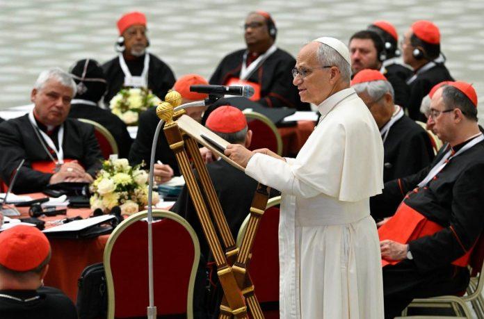 Pope Leo XIV opens the Extraordinary Consistory of Cardinals in the Paul VI Hall (@Vatican Media)