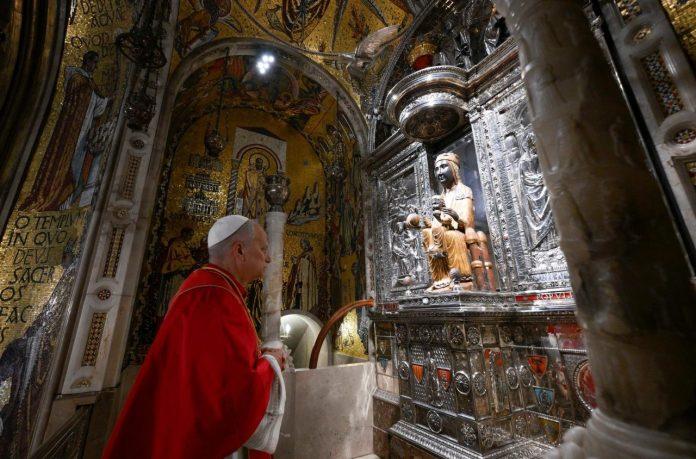 cq5dam.thumbnail.cropped.1500.844 Pope Leo XIV prays before Our Lady of Montserrat (@Vatican Media)