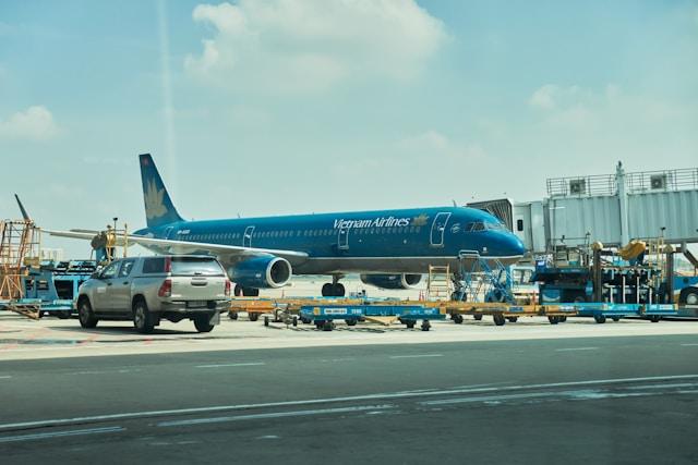 kent-lam--p9dLK1FEtM-unsplash Vietnam Airlines (Photo by Kent Lâm on Unsplash)