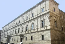 Pope Leo XIV Reshapes Apostolic Signatura with Historic Appointments of First Non-Bishop Members Palazzo della Cancelleria in Rome. Public domain.