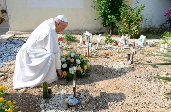 cq5dam.thumbnail.cropped.1500.844 Pope Leo XIV pays tribute to the migrants and refugees who have lost their lives during the sea crossing (@Vatican Media)
