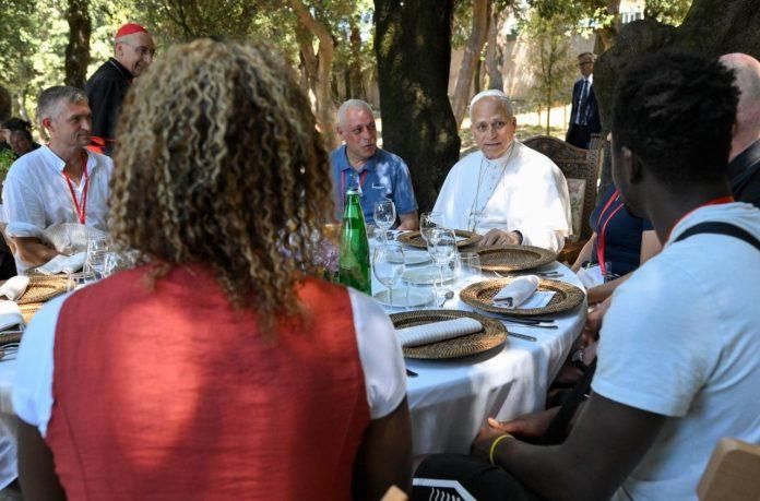 Pope Leo XIV A moment during the lunch (@Vatican Media)