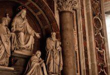 Excommunication Through the Ages: From Emperors and Revolutionaries to a New Traditionalist Rift St Peter and St Paul and Jesus Christ (Photo by Giu Vicente on Unsplash)