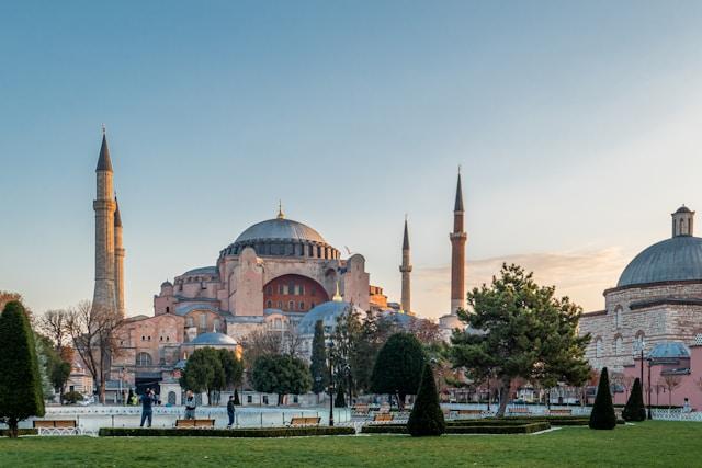 lewis-j-goetz-JbWg7W953LY-unsplash Hagia Sophia, Istanbul Turkey. One of the greatest existing examples of Byzantine architecture. It was the largest cathedral in the world for 1000 years. (Photo by Lewis J Goetz on Unsplash)