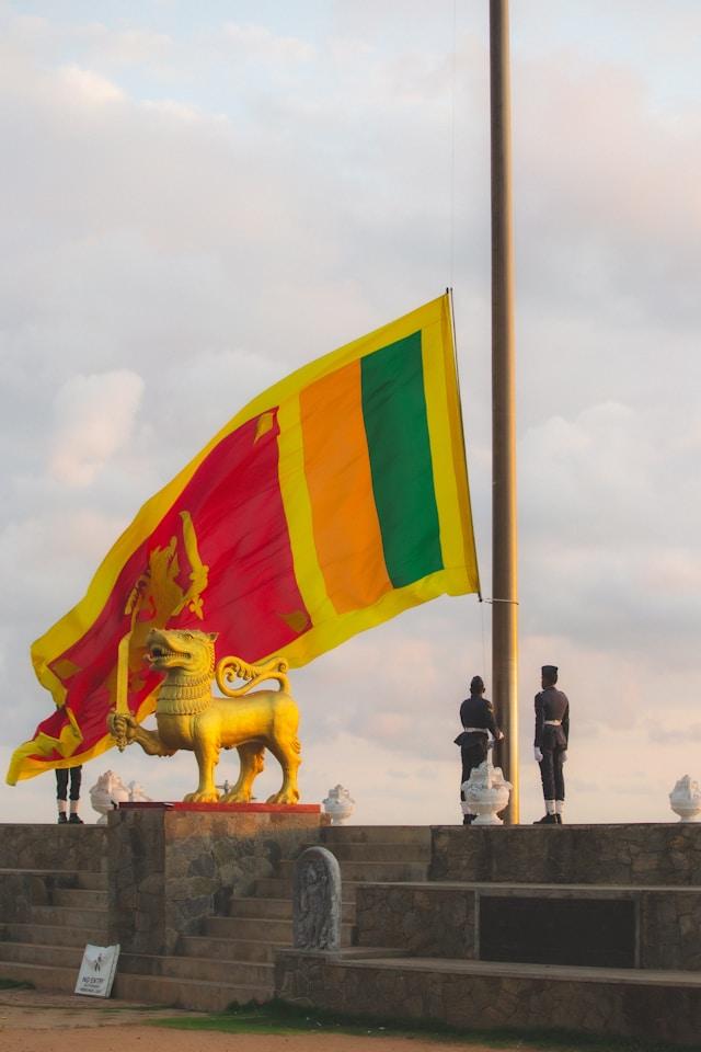 shamil-oumar-9Km4HdJCykk-unsplash Sri Lanka Flag (Photo by Shamil Oumar on Unsplash)